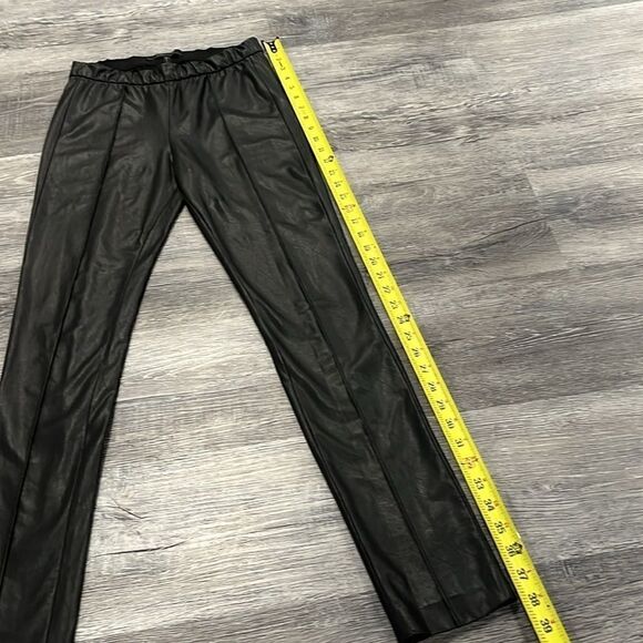 BCBG Maxazria XS stretch soft faux leather pant leggings accented w/ raised hem - Picture 5 of 9